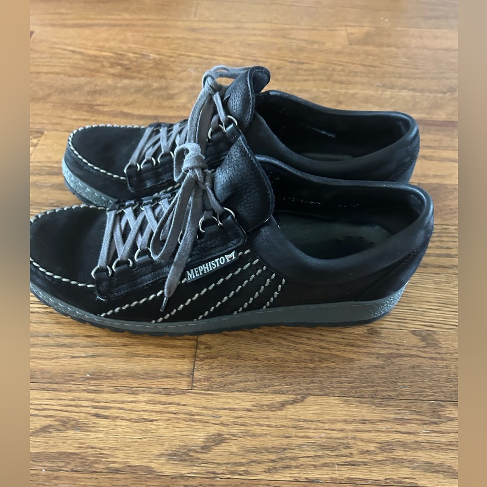 Mephisto Black Loafers Slip-Ons with Moccasin Stitching